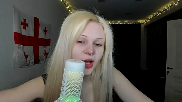 Snapshot of sashakiss99 chatting on February 2025 05:59:01 PM sashakiss99 online show from February 2025 05:59:01 PM