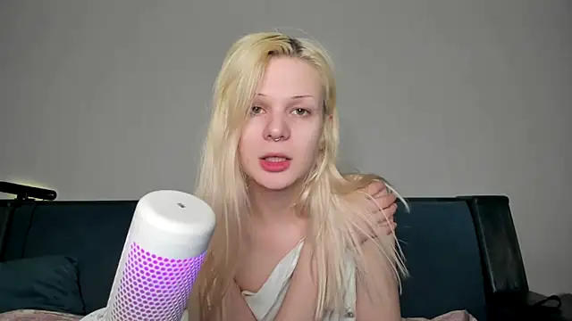 Snapshot of sashakiss99 chatting on March 2025 07:59:01 PM sashakiss99 online show from March 2025 07:59:01 PM