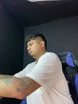 Snapshot of DickMasterfindom chatting on July 2026 01:56:01 AM DickMasterfindom online show from July 2026 01:56:01 AM