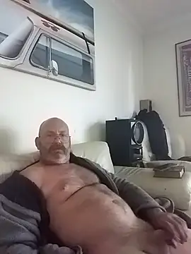 Snapshot of iambradz chatting on February 2025 12:30:01 AM iambradz online show from February 2025 12:30:01 AM