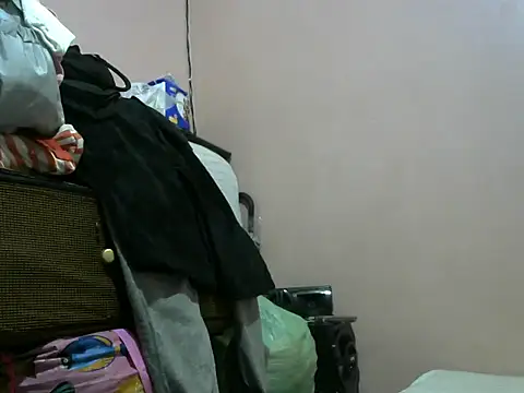 Snapshot of Bitty_baby chatting on December 2024 10:21:01 PM Bitty baby online show from December 2024 10:21:01 PM