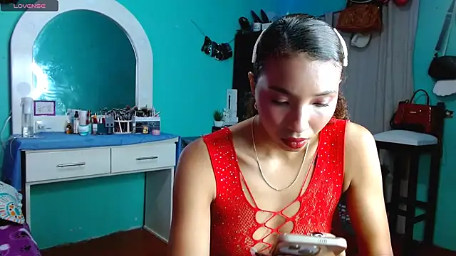 Snapshot of sensitive_brunette chatting on November 2025 09:37:01 PM sensitive brunette online show from November 2025 09:37:01 PM