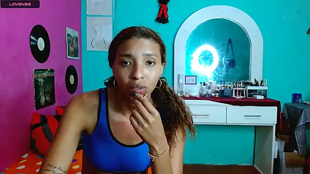 Snapshot of sensitive_brunette chatting on November 2025 12:22:01 AM sensitive brunette online show from November 2025 12:22:01 AM