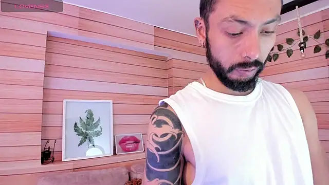 Snapshot of Tom_cooper_ chatting on February 2025 01:06:01 PM Tom cooper online show from February 2025 01:06:01 PM