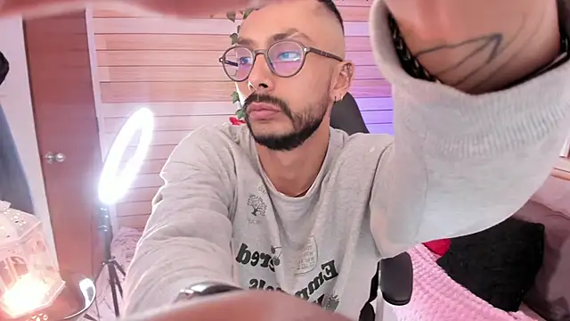 Snapshot of Tom_cooper_ chatting on February 2025 01:00:02 PM Tom cooper online show from February 2025 01:00:02 PM