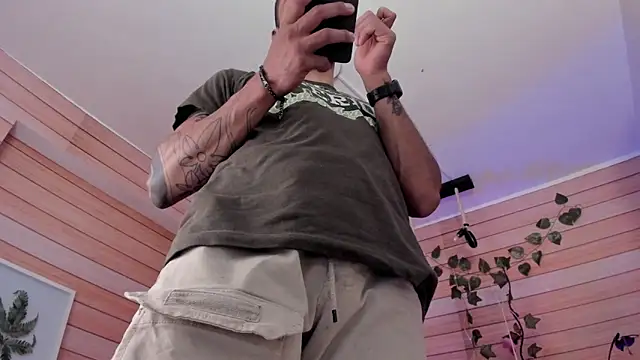 Snapshot of Tom_cooper_ chatting on March 2025 01:08:02 PM Tom cooper online show from March 2025 01:08:02 PM