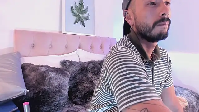 Snapshot of Tom_cooper_ chatting on September 2025 01:21:01 PM Tom cooper online show from September 2025 01:21:01 PM