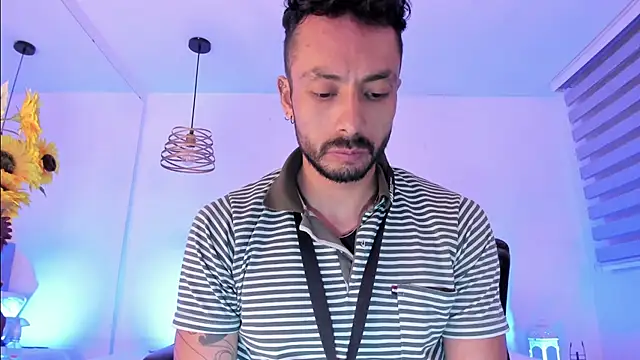 Snapshot of Tom_cooper_ chatting on October 2025 12:13:02 PM Tom cooper online show from October 2025 12:13:02 PM