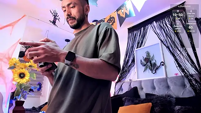 Snapshot of Tom_cooper_ chatting on October 2025 12:37:02 PM Tom cooper online show from October 2025 12:37:02 PM