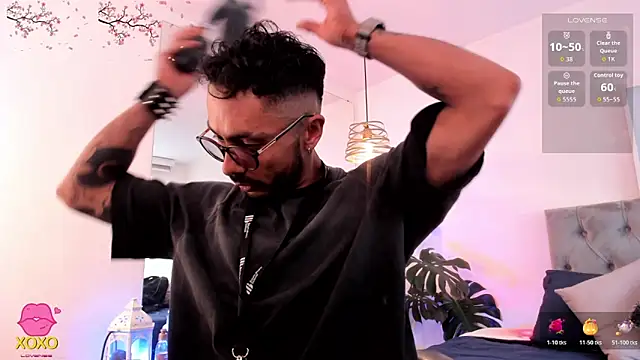 Snapshot of Tom_cooper_ chatting on November 2025 12:16:01 PM Tom cooper online show from November 2025 12:16:01 PM