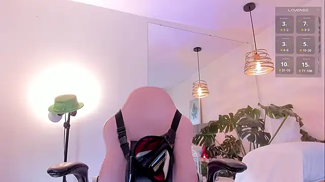 Snapshot of Tom_cooper_ chatting on November 2025 12:15:02 PM Tom cooper online show from November 2025 12:15:02 PM