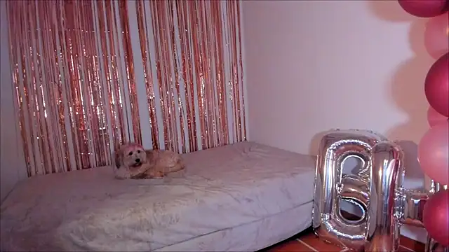 Snapshot of Lauren_A chatting on January 2025 07:34:01 PM Lauren A online show from January 2025 07:34:01 PM