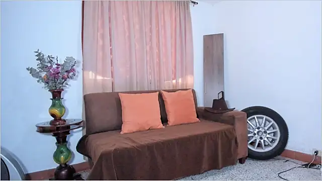 Snapshot of Lauren_A chatting on October 2025 02:39:02 PM Lauren A online show from October 2025 02:39:02 PM