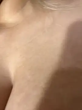 Snapshot of DarianaGuzz chatting on October 2025 12:31:01 AM DarianaGuzz online show from October 2025 12:31:01 AM