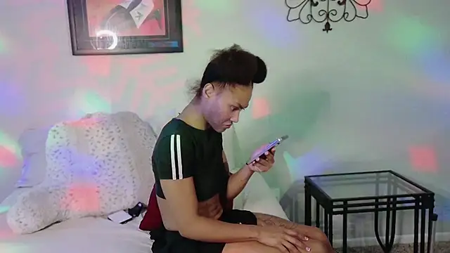 yiauana online show from February 2025 07:32:02 AM