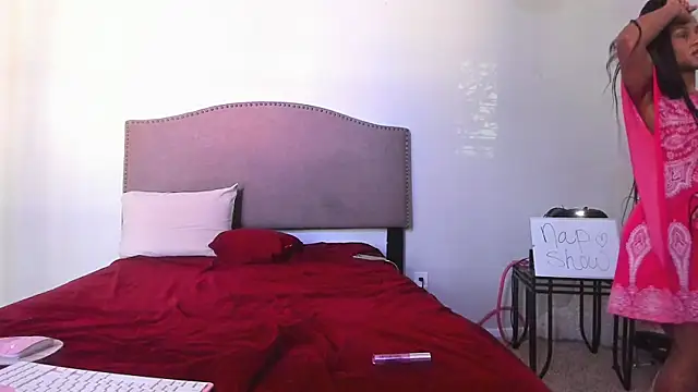 yiauana online show from November 2025 04:17:01 PM