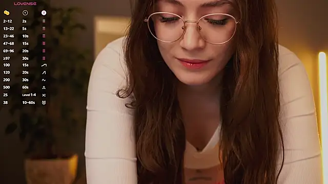 Ester Hill online show from December 2025 12:40:02 AM