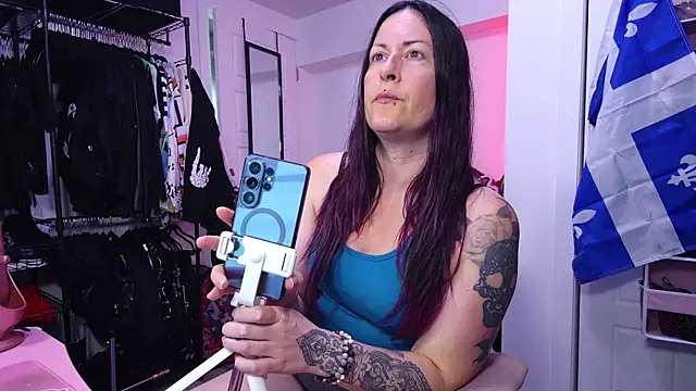 Snapshot of gennyrock chatting on June 2026 06:25:02 PM gennyrock online show from June 2026 06:25:02 PM
