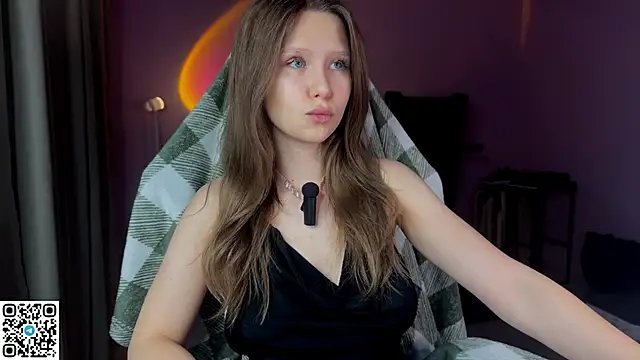 Snapshot of Ameliia_castro chatting on November 2025 04:05:01 PM Ameliia castro online show from November 2025 04:05:01 PM