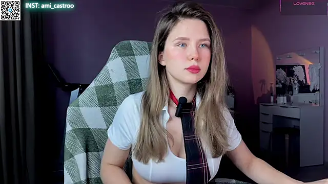 Snapshot of Ameliia_castro chatting on December 2025 07:03:02 AM Ameliia castro online show from December 2025 07:03:02 AM