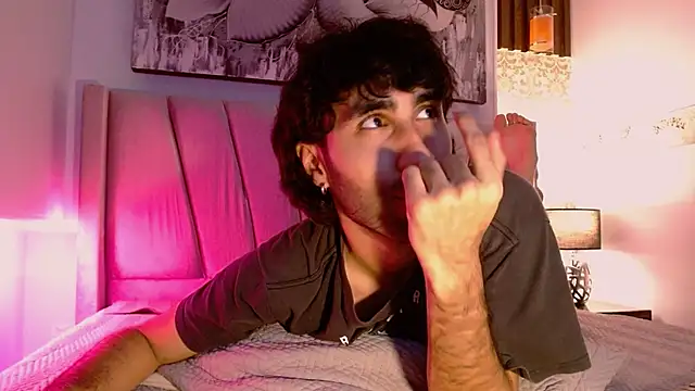 MilanZaire online show from December 2024 09:08:02 PM