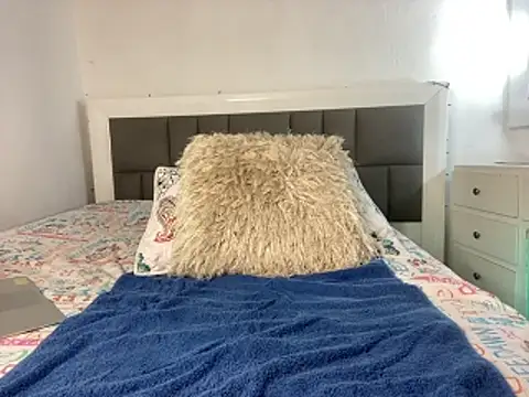 nicolaskan online show from November 2025 12:05:02 PM