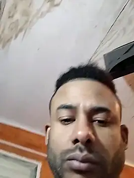 Snapshot of Negroricobaby chatting on February 2025 04:25:02 PM Negroricobaby online show from February 2025 04:25:02 PM