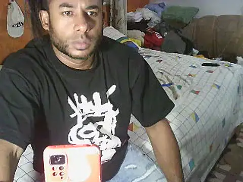 Snapshot of Negroricobaby chatting on March 2025 05:05:02 AM Negroricobaby online show from March 2025 05:05:02 AM