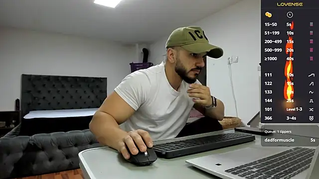 supermanboy94 online show from April 2026 06:22:02 AM