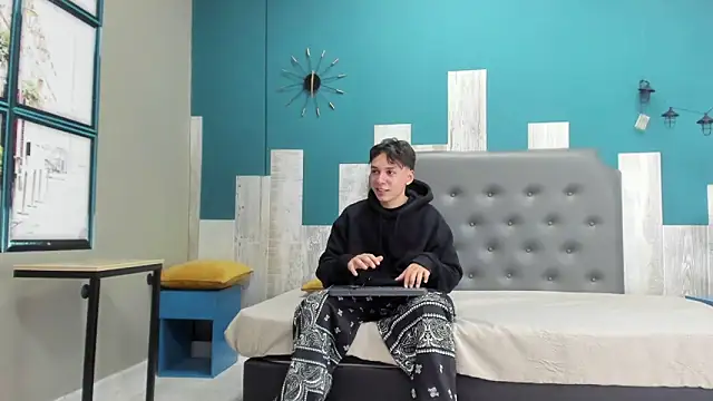 Rhaegal hot online show from December 2024 12:44:02 PM