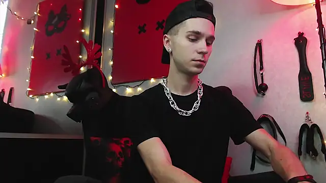 Snapshot of Joseph__Quinn chatting on January 2025 09:00:01 AM Joseph Quinn online show from January 2025 09:00:01 AM