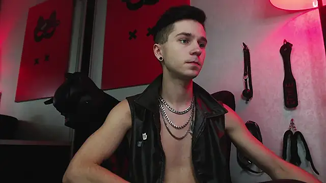 Snapshot of Joseph__Quinn chatting on January 2025 02:12:02 PM Joseph Quinn online show from January 2025 02:12:02 PM