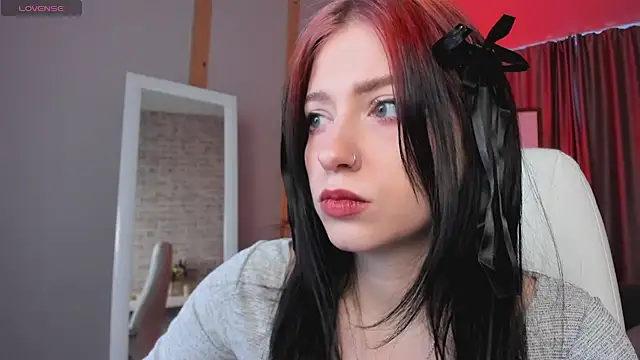 Snapshot of arielabradberry chatting on December 2024 11:40:01 AM arielabradberry online show from December 2024 11:40:01 AM