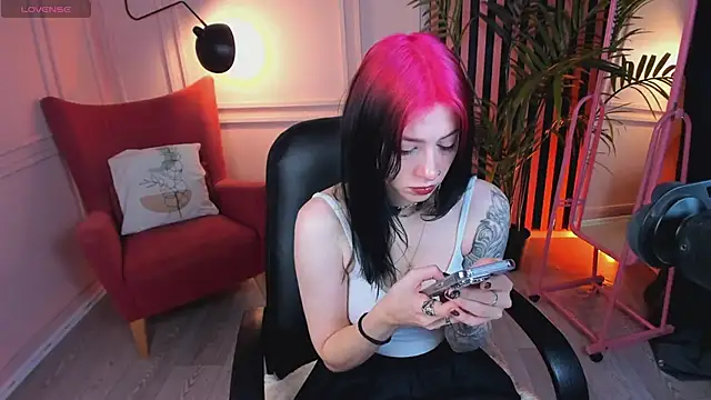 Snapshot of arielabradberry chatting on December 2024 10:13:01 AM arielabradberry online show from December 2024 10:13:01 AM