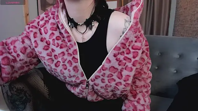 Snapshot of arielabradberry chatting on February 2025 03:24:02 PM arielabradberry online show from February 2025 03:24:02 PM