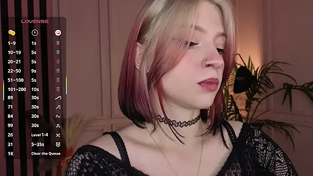 Snapshot of arielabradberry chatting on November 2025 01:44:02 PM arielabradberry online show from November 2025 01:44:02 PM