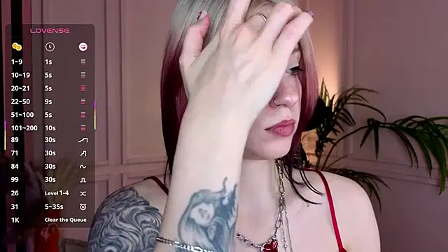 Snapshot of arielabradberry chatting on November 2025 01:33:02 PM arielabradberry online show from November 2025 01:33:02 PM