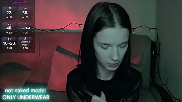 Snapshot of Miya_Dream_UKR chatting on December 2024 03:11:02 AM Miya Dream UKR online show from December 2024 03:11:02 AM