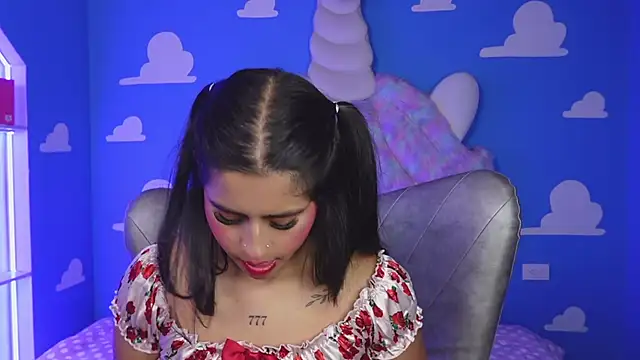 miss romyna online show from March 2026 11:04:01 AM