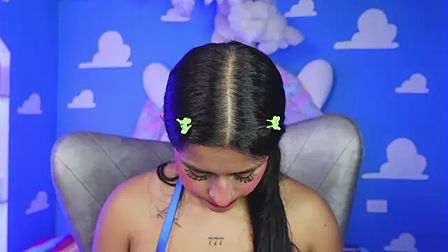 miss romyna online show from April 2026 11:04:02 AM