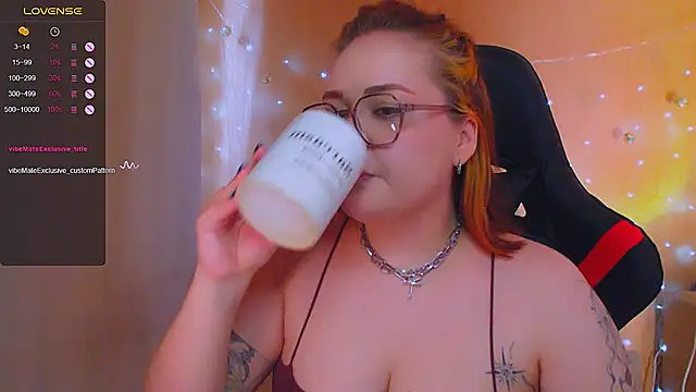 Snapshot of lala_loulou_land chatting on May 2026 02:33:02 PM lala loulou land online show from May 2026 02:33:02 PM