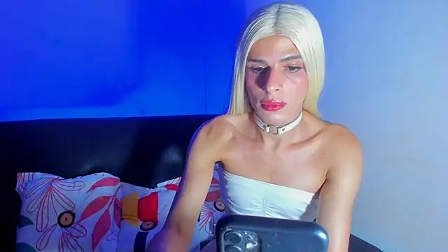 emperatrizhotwolf online show from February 2025 09:16:01 PM