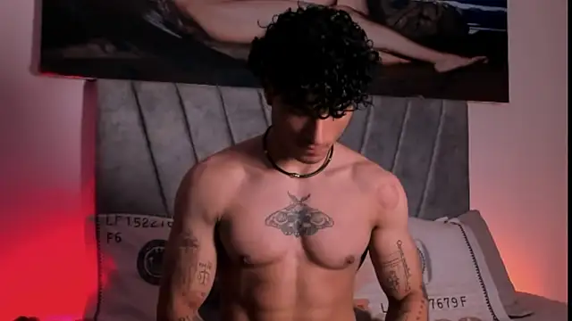 Thomas Fit1 online show from December 2025 03:33:01 AM