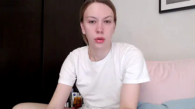 Scarlettford online show from November 2025 04:40:01 PM