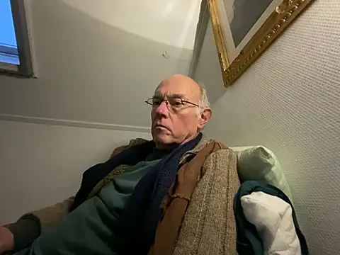 Snapshot of martxxxxx chatting on December 2024 03:48:01 PM martxxxxx online show from December 2024 03:48:01 PM