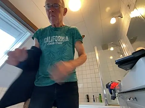 Snapshot of martxxxxx chatting on September 2025 09:55:02 AM martxxxxx online show from September 2025 09:55:02 AM