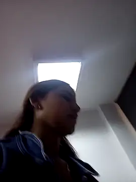 AnthonelaDuque online show from December 2025 11:38:02 AM