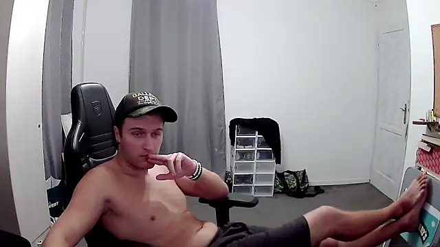 Snapshot of PKrisztian chatting on September 2025 04:01:02 PM PKrisztian online show from September 2025 04:01:02 PM