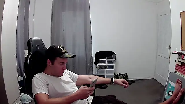 Snapshot of PKrisztian chatting on October 2025 07:28:01 AM PKrisztian online show from October 2025 07:28:01 AM