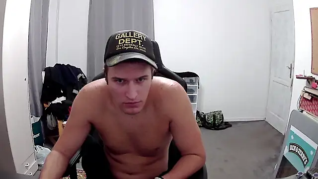 Snapshot of PKrisztian chatting on October 2025 09:37:01 PM PKrisztian online show from October 2025 09:37:01 PM